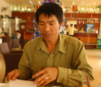 Phó thôn bị tố "vô cớ" đánh, thu giữ tài sản người dân